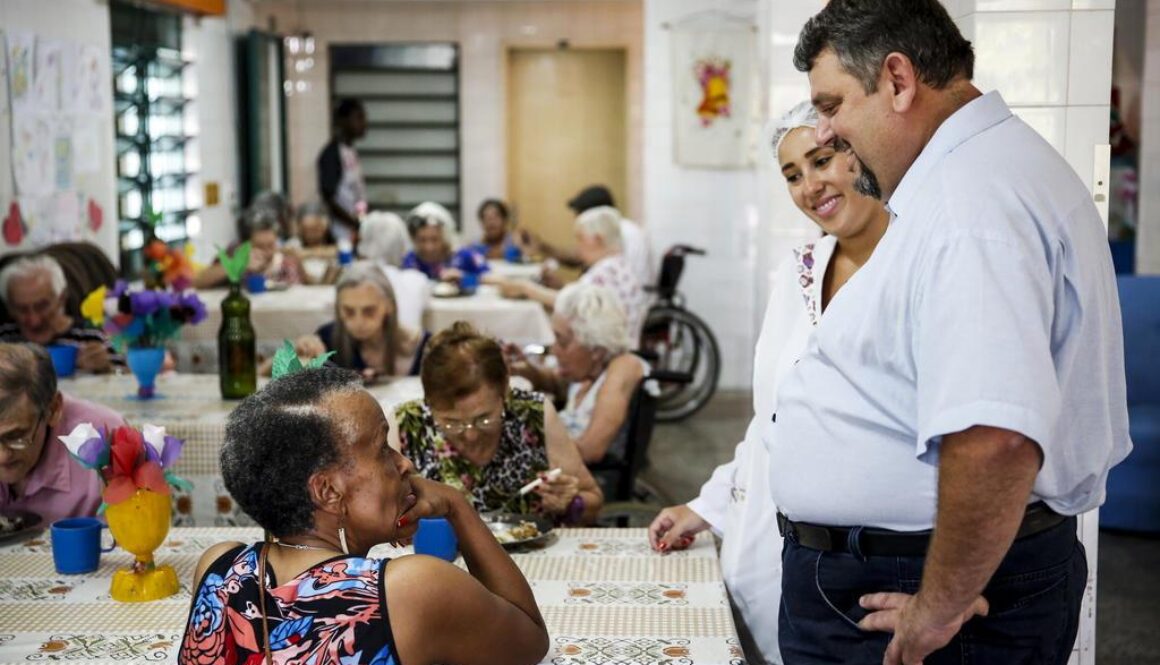 Fazer o bem sem olhar a quem esse é o Fundamental