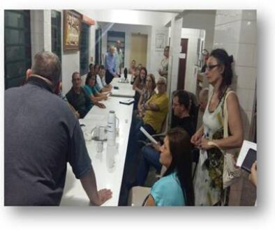 Reunião sistemática com familiares